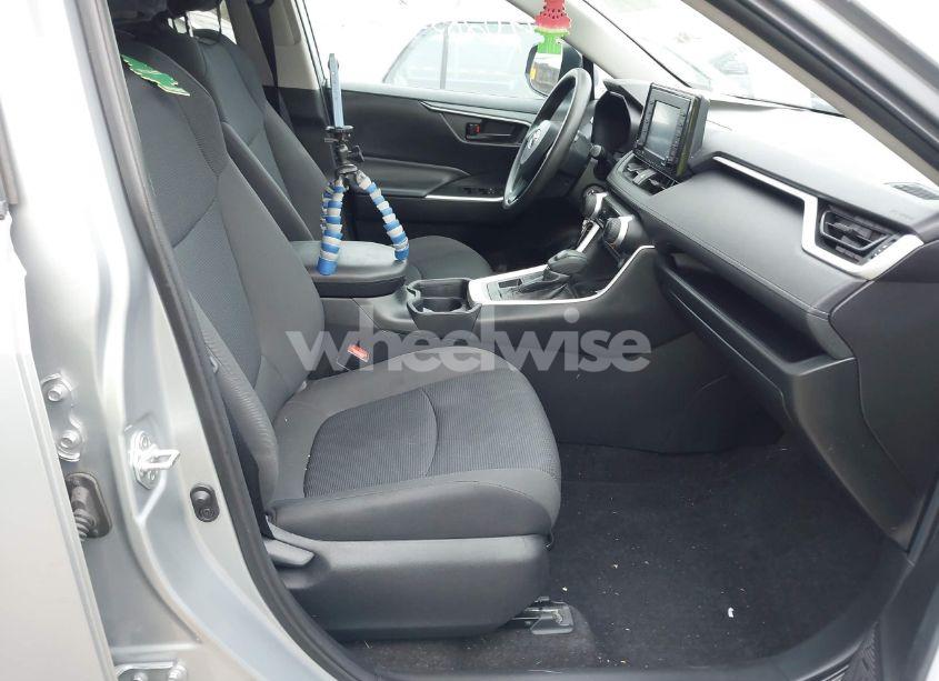 Photo 5 of 2020 Toyota Rav4 LE (VIN 2T3F1RFV9LW092126)