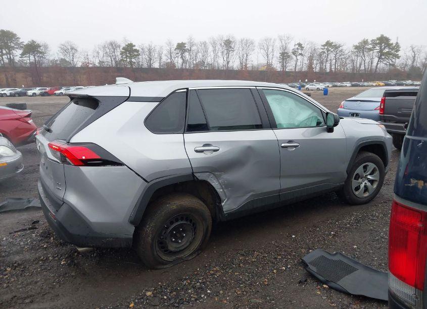 Photo 13 of 2022 Toyota Rav4 LE (VIN 2T3F1RFVXNW281211)