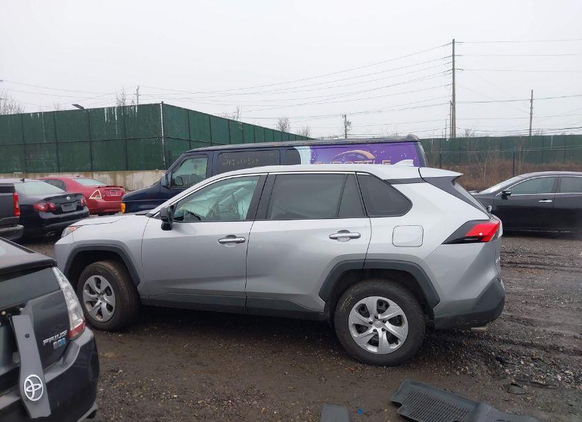 Photo 14 of 2022 Toyota Rav4 LE (VIN 2T3F1RFVXNW281211)