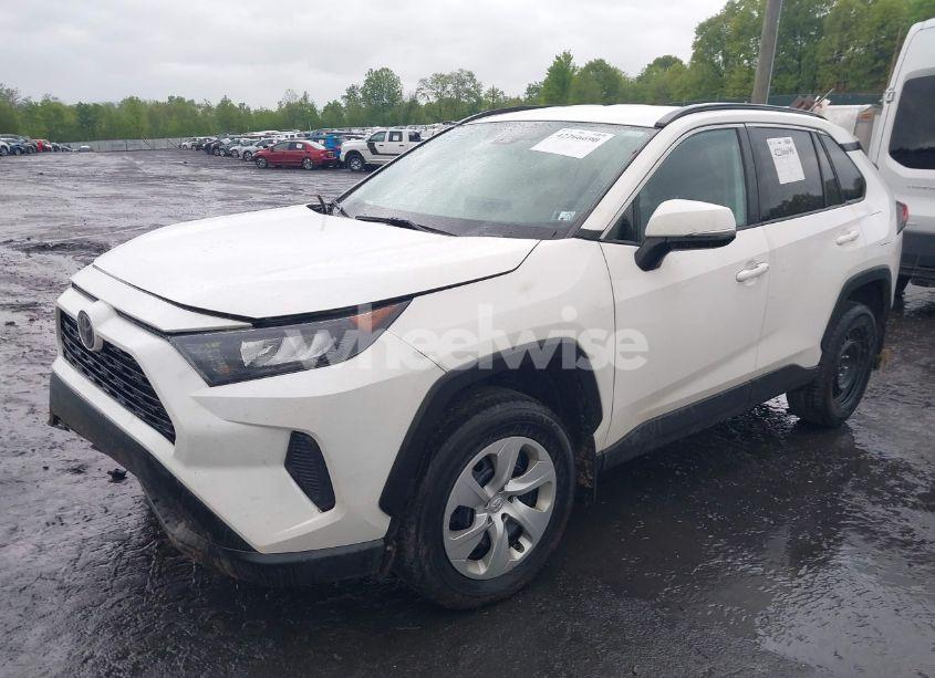Photo 2 of 2019 Toyota Rav4 LE (VIN 2T3G1RFV2KC017563)