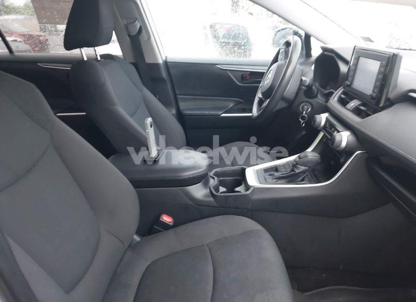 Photo 5 of 2019 Toyota Rav4 LE (VIN 2T3G1RFV2KC017563)