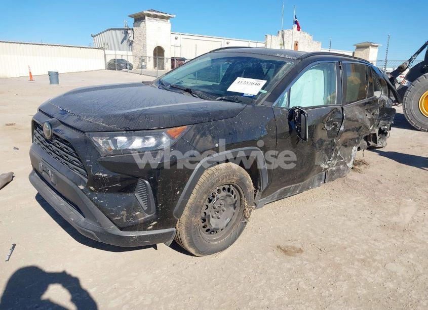 Photo 2 of 2021 Toyota Rav4 LE (VIN 2T3G1RFV3MC173128)