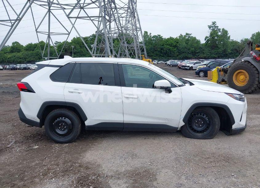 Photo 14 of 2024 Toyota Rav4 LE (VIN 2T3G1RFV3RC463800)