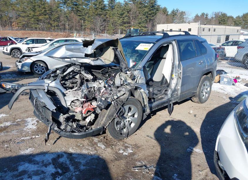 Photo 2 of 2020 Toyota Rav4 LE (VIN 2T3G1RFV4LC138077)