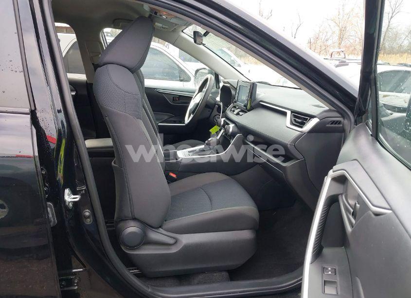 Photo 5 of 2021 Toyota Rav4 LE (VIN 2T3G1RFV5MC228663)