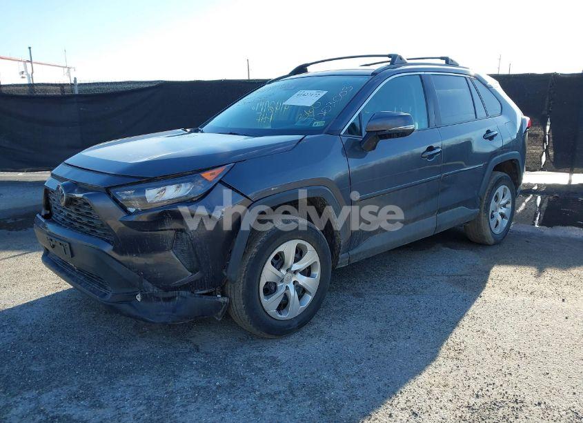 Photo 2 of 2019 Toyota Rav4 LE (VIN 2T3G1RFV6KW003003)