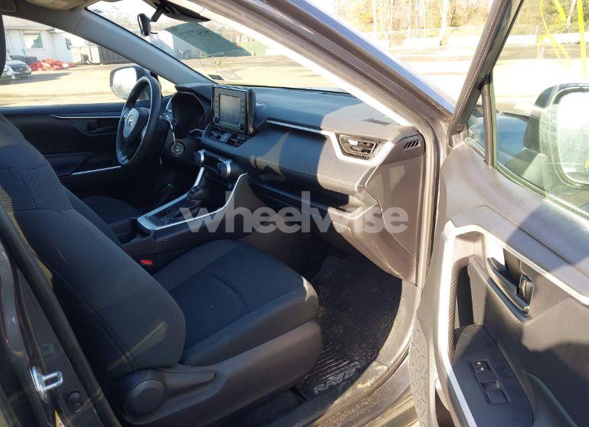 Photo 5 of 2019 Toyota Rav4 LE (VIN 2T3G1RFV6KW003003)