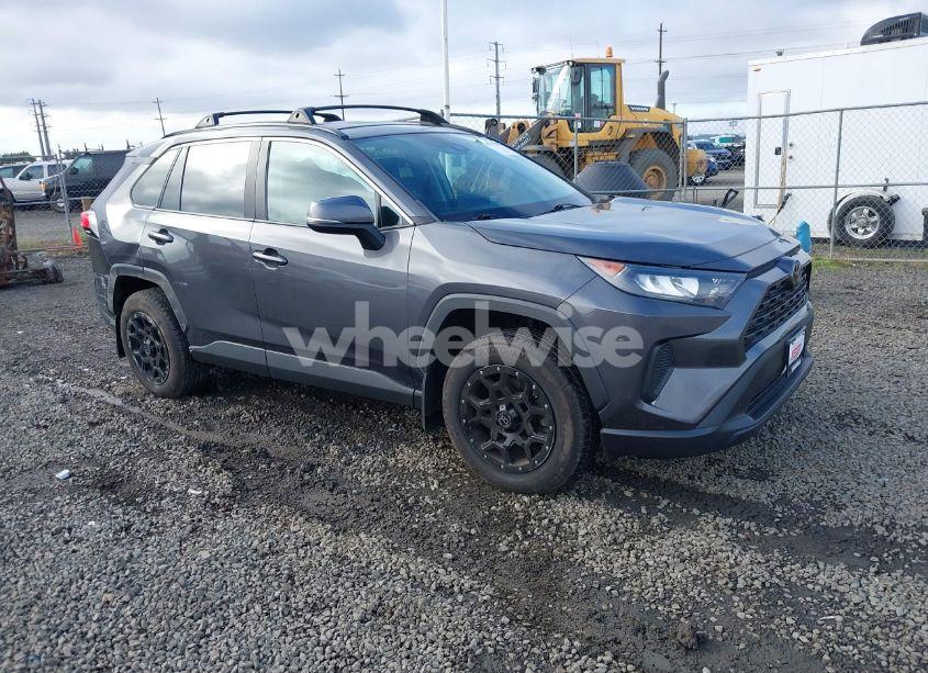 2020 Toyota Rav4 LE (VIN 2T3G1RFV6LW099846) main photo