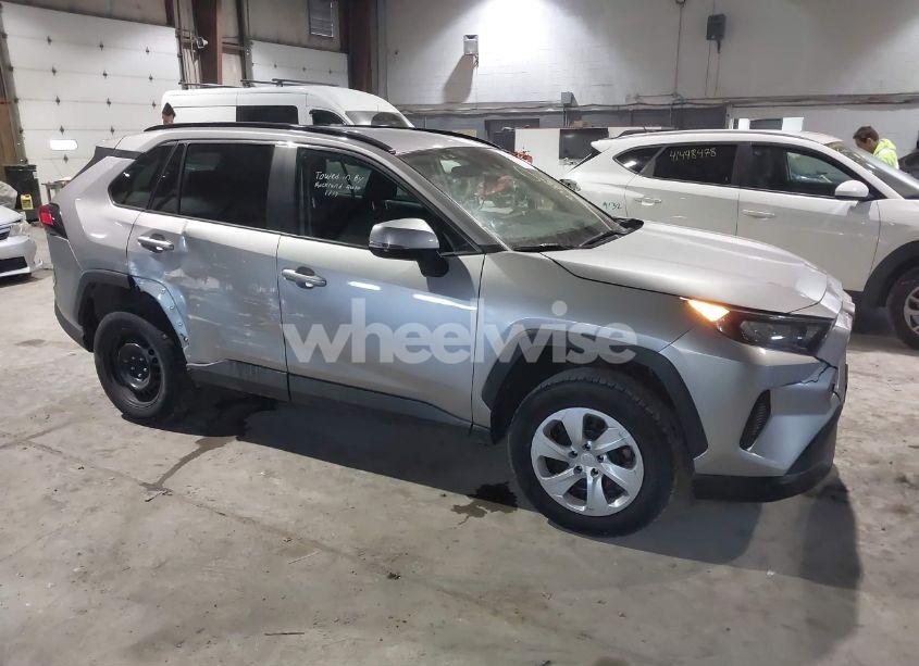 2020 Toyota Rav4 LE (VIN 2T3G1RFV6LW128102) main photo