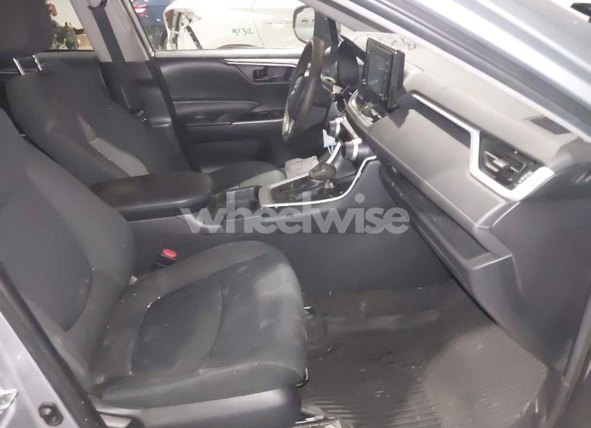 Photo 5 of 2020 Toyota Rav4 LE (VIN 2T3G1RFV6LW128102)