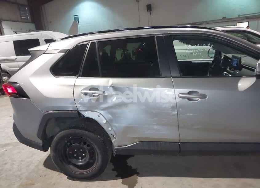 Photo 6 of 2020 Toyota Rav4 LE (VIN 2T3G1RFV6LW128102)