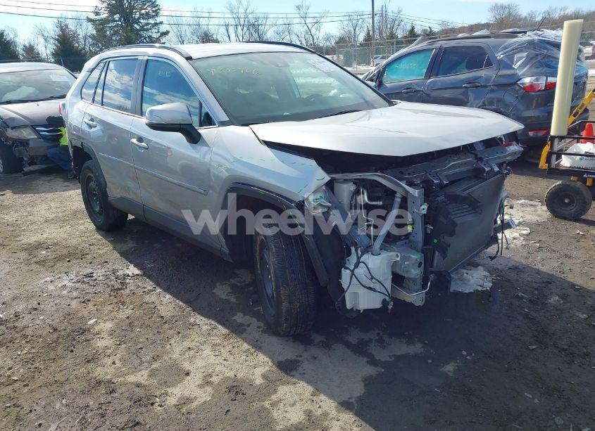 2021 Toyota Rav4 LE (VIN 2T3G1RFV6MC175228) main photo