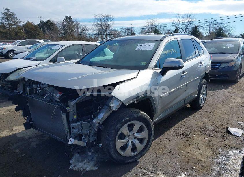 Photo 2 of 2021 Toyota Rav4 LE (VIN 2T3G1RFV6MC175228)