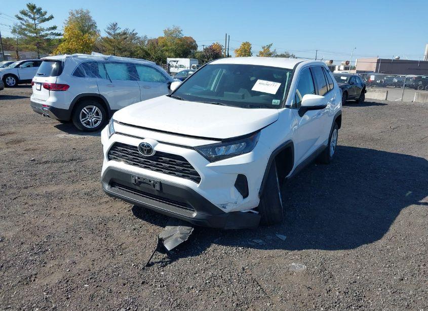 Photo 2 of 2022 Toyota Rav4 LE (VIN 2T3G1RFV6NW318114)
