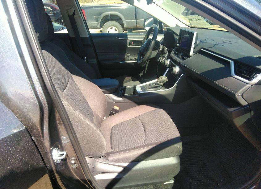 Photo 5 of 2024 Toyota Rav4 LE (VIN 2T3G1RFV6RC422321)