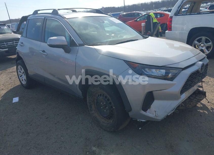 2020 Toyota Rav4 LE (VIN 2T3G1RFV7LW117920) main photo