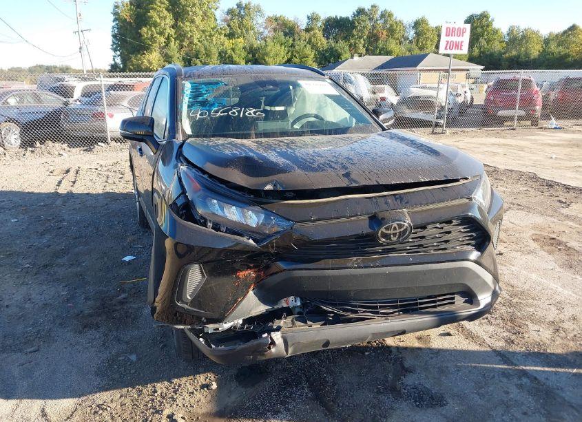 2021 Toyota Rav4 LE (VIN 2T3G1RFV7MC235405) main photo