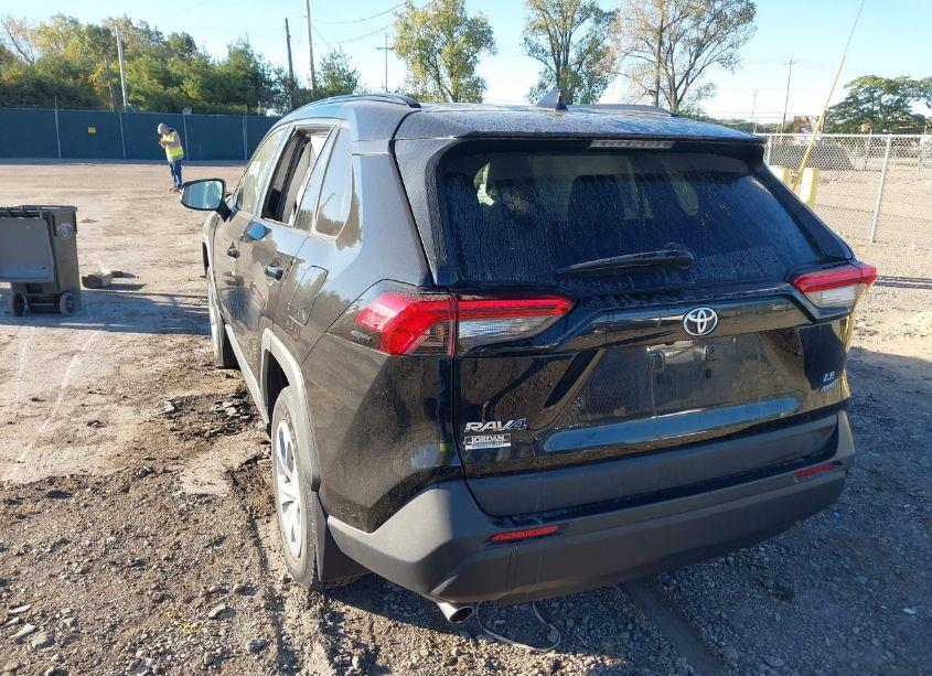 Photo 3 of 2021 Toyota Rav4 LE (VIN 2T3G1RFV7MC235405)