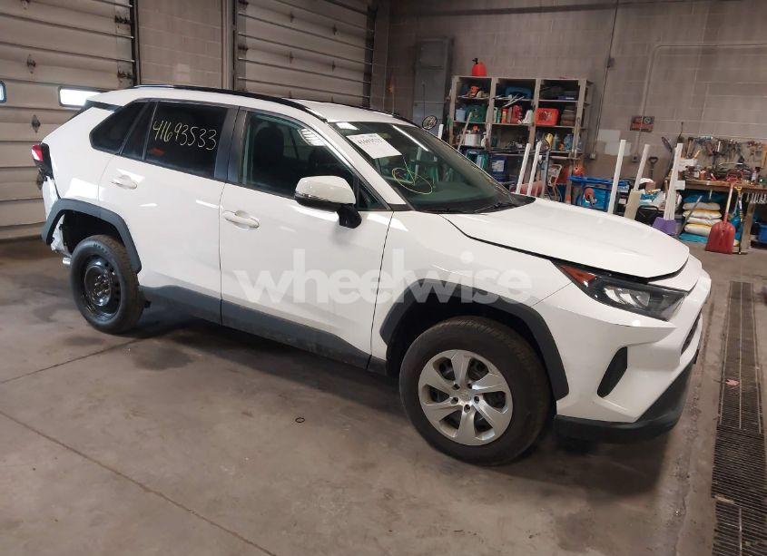 2020 Toyota Rav4 LE (VIN 2T3G1RFV8LW099170) main photo
