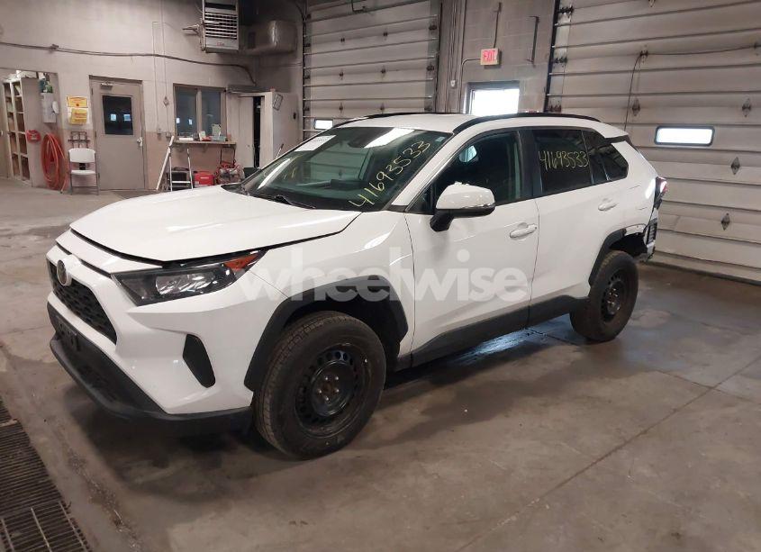 Photo 2 of 2020 Toyota Rav4 LE (VIN 2T3G1RFV8LW099170)