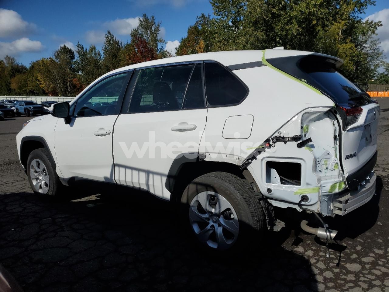 Photo 2 of 2024 TOYOTA RAV4 LE (VIN 2T3G1RFV8RC422479)