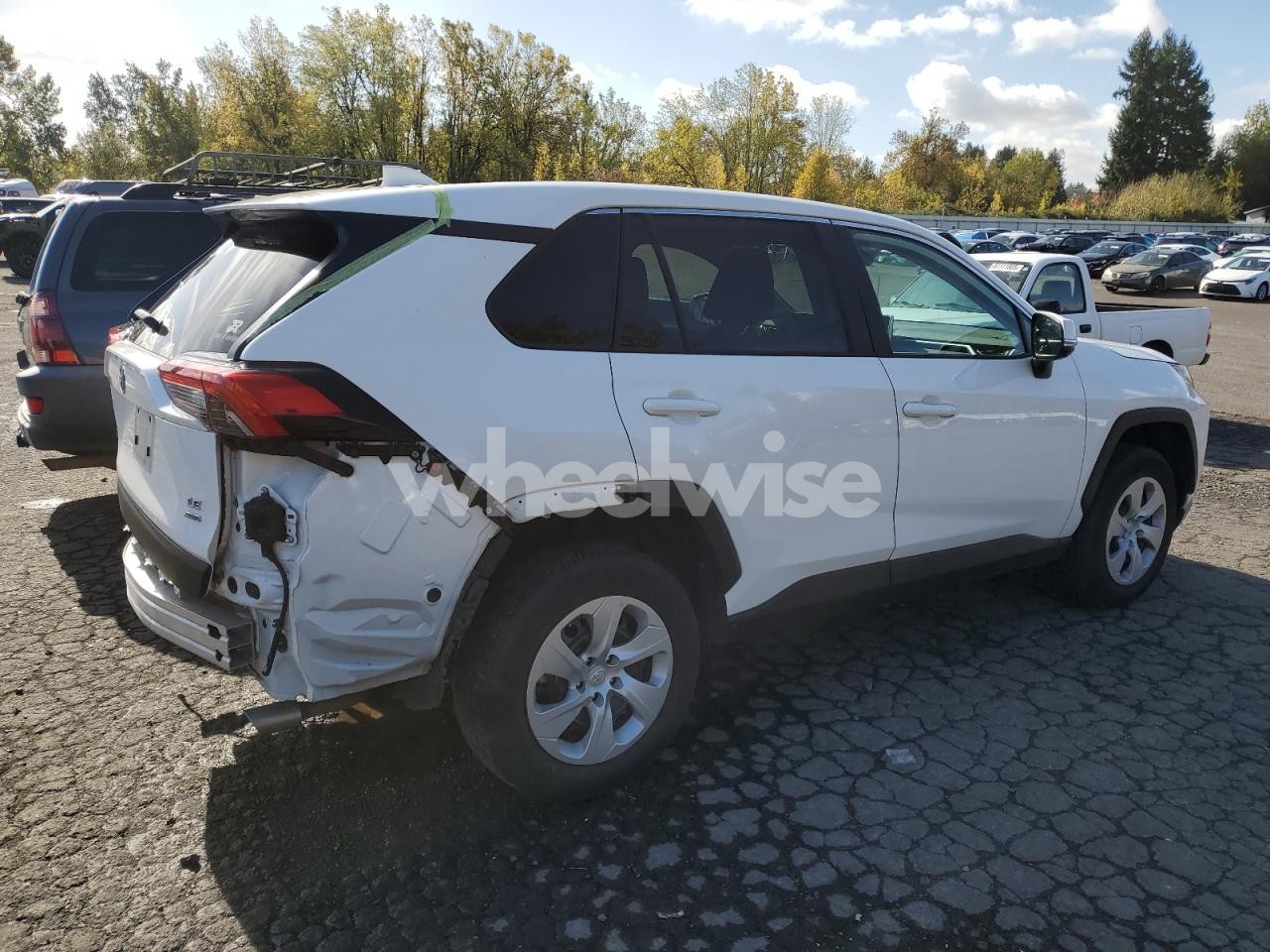 Photo 3 of 2024 TOYOTA RAV4 LE (VIN 2T3G1RFV8RC422479)