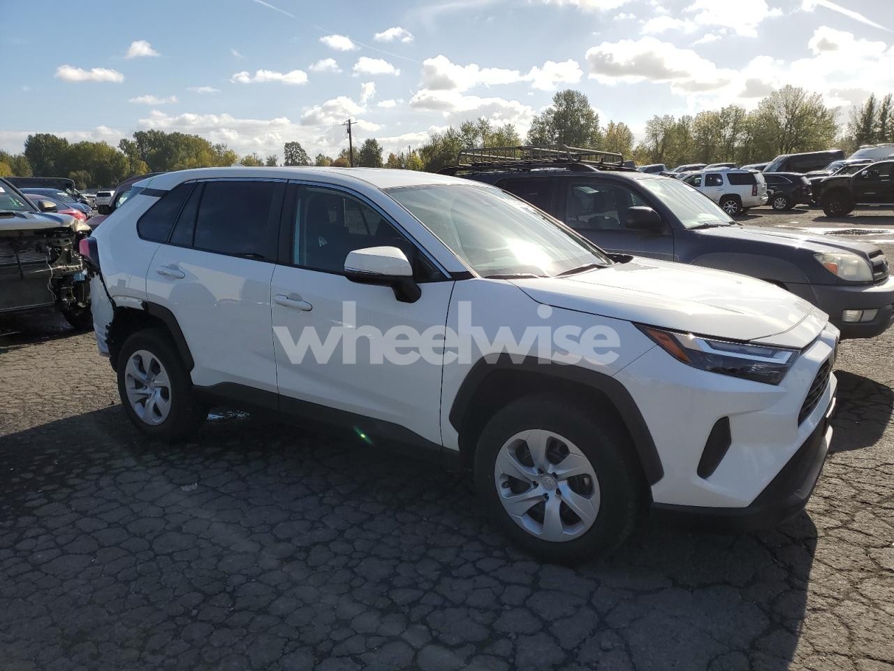 Photo 4 of 2024 TOYOTA RAV4 LE (VIN 2T3G1RFV8RC422479)