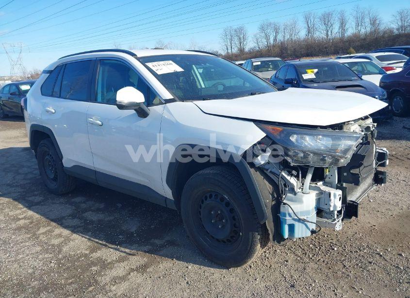 2021 Toyota Rav4 LE (VIN 2T3G1RFV9MW166053) main photo