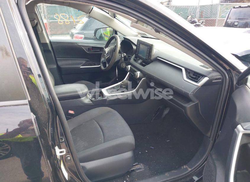 Photo 5 of 2019 Toyota Rav4 LE (VIN 2T3G1RFVXKW021214)