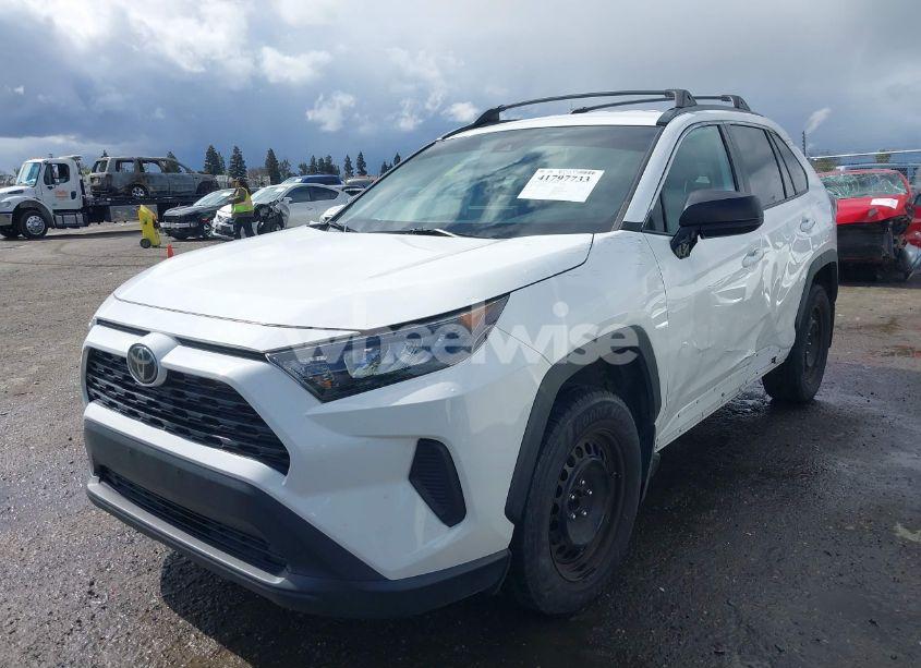 Photo 2 of 2019 Toyota Rav4 LE (VIN 2T3H1RFV0KW018309)