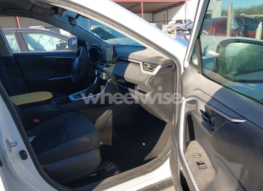 Photo 5 of 2019 Toyota Rav4 LE (VIN 2T3H1RFV0KW055781)