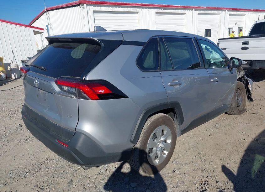Photo 4 of 2022 Toyota Rav4 LE (VIN 2T3H1RFV0NC195853)