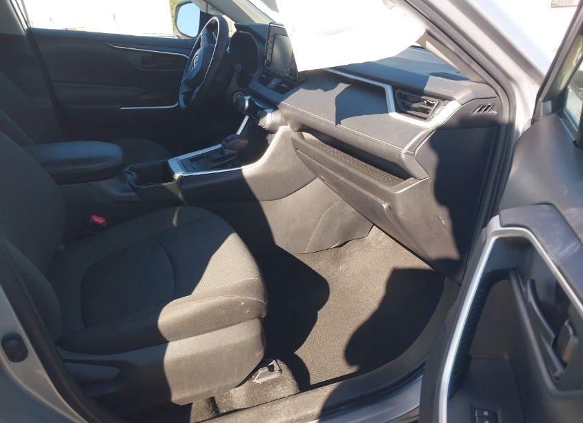 Photo 5 of 2022 Toyota Rav4 LE (VIN 2T3H1RFV0NC195853)