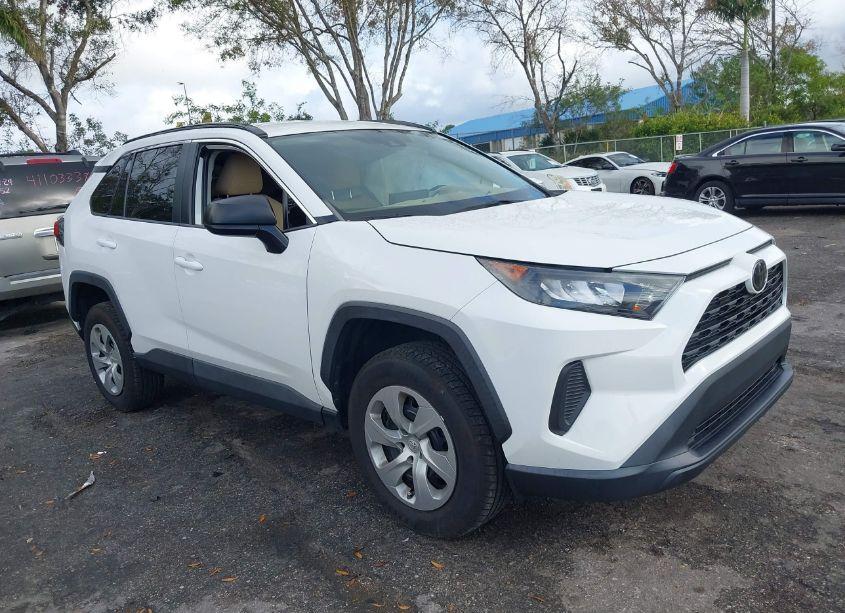 2019 Toyota Rav4 LE (VIN 2T3H1RFV1KW040125) main photo