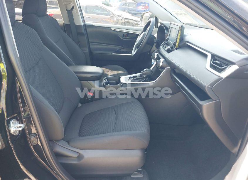 Photo 5 of 2019 Toyota Rav4 LE (VIN 2T3H1RFV2KC003604)