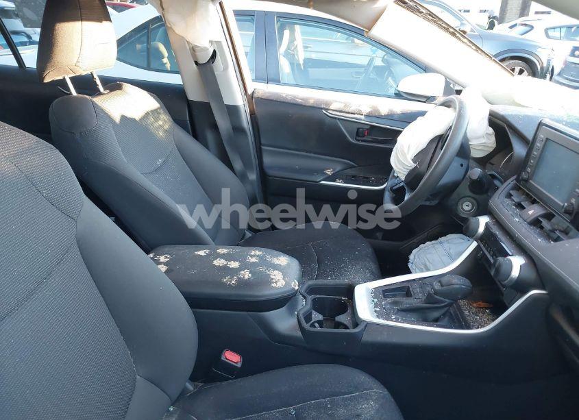 Photo 5 of 2019 Toyota Rav4 LE (VIN 2T3H1RFV2KW037427)