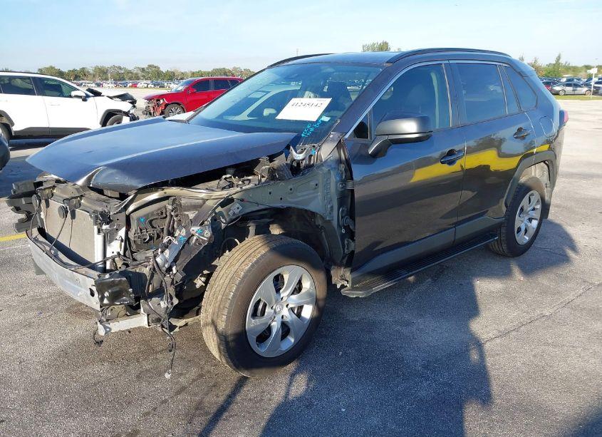 Photo 2 of 2021 Toyota Rav4 LE (VIN 2T3H1RFV2MC147513)