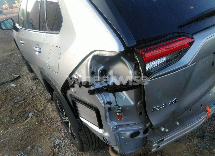 Photo 3 of 2022 Toyota Rav4 LE (VIN 2T3H1RFV2NC185132)