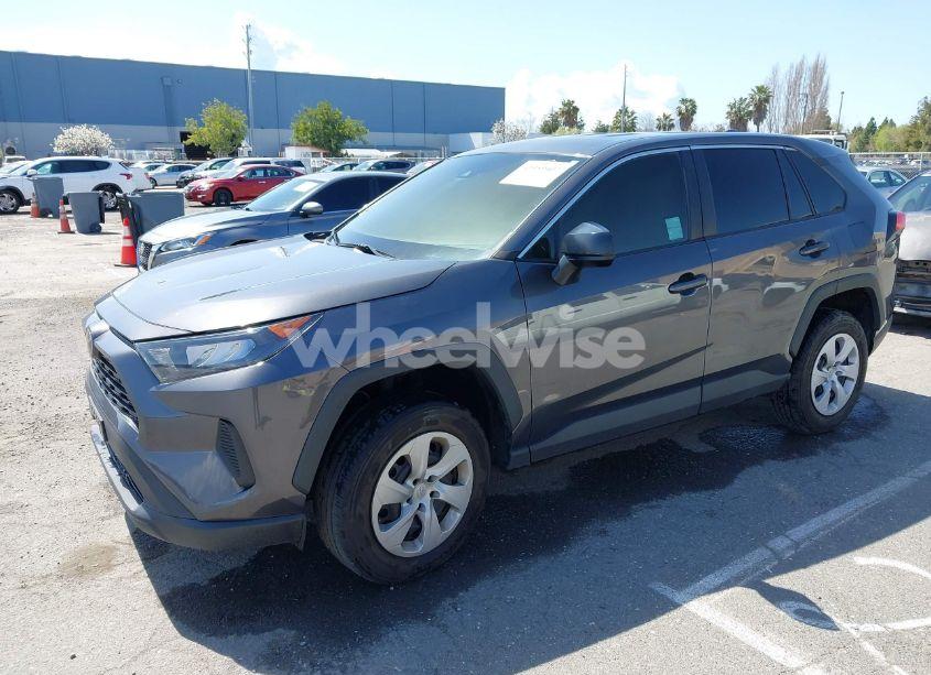 Photo 2 of 2022 Toyota Rav4 LE (VIN 2T3H1RFV2NW186943)