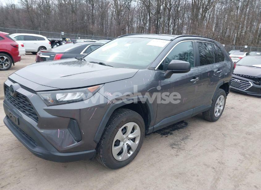 Photo 2 of 2019 Toyota Rav4 LE (VIN 2T3H1RFV4KW040927)