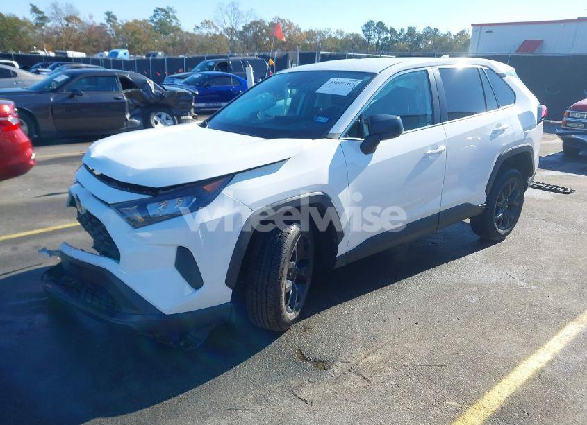 Photo 2 of 2022 Toyota Rav4 LE (VIN 2T3H1RFV4NC182474)