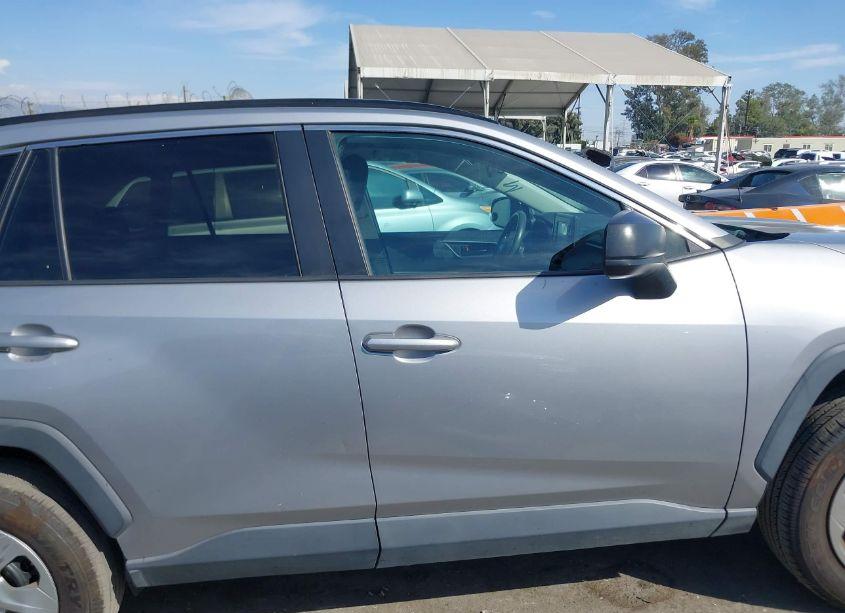 Photo 14 of 2019 Toyota Rav4 LE (VIN 2T3H1RFV5KC006531)