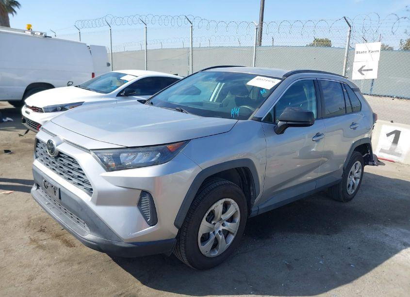 Photo 2 of 2019 Toyota Rav4 LE (VIN 2T3H1RFV5KC006531)