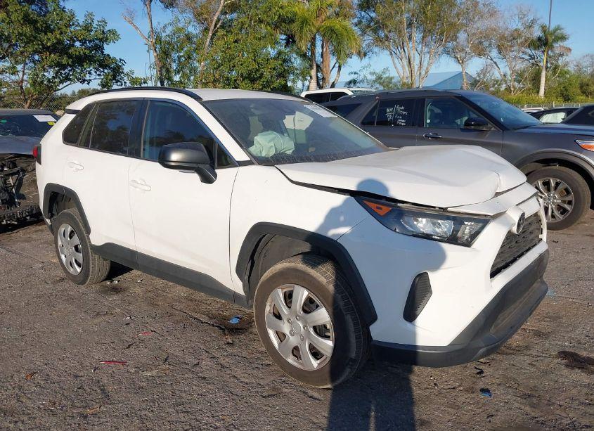 2020 Toyota Rav4 LE (VIN 2T3H1RFV5LC040213) main photo