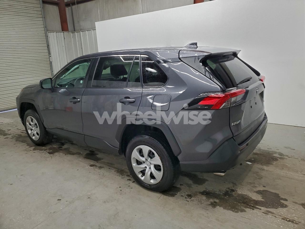 Photo 2 of 2024 TOYOTA RAV4 LE (VIN 2T3H1RFV5RW323623)