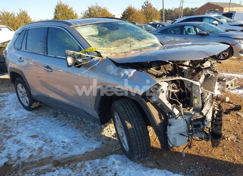 2020 Toyota Rav4 LE (VIN 2T3H1RFV7LC057384) main photo