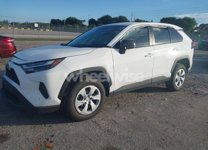 Photo 2 of 2024 Toyota Rav4 LE (VIN 2T3H1RFV7RC293994)