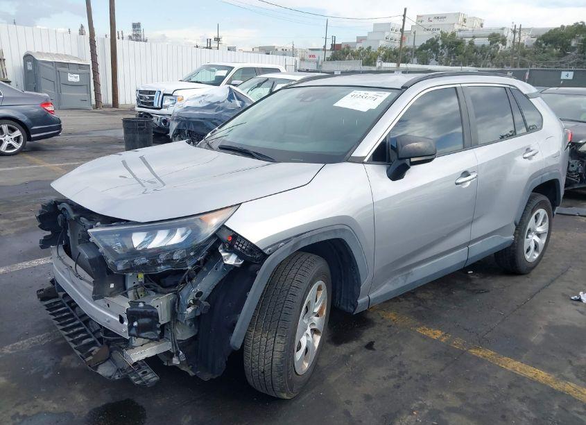 Photo 2 of 2019 Toyota Rav4 LE (VIN 2T3H1RFV8KC023582)