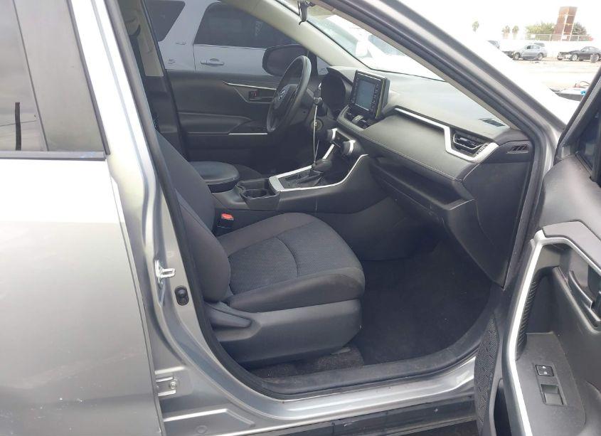 Photo 5 of 2019 Toyota Rav4 LE (VIN 2T3H1RFV8KC023582)