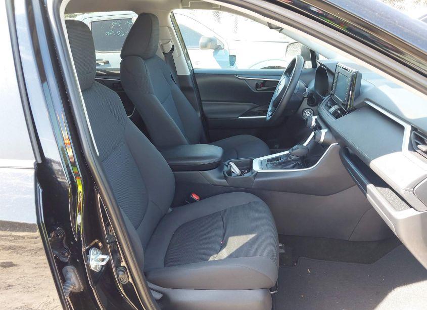 Photo 5 of 2019 Toyota Rav4 LE (VIN 2T3H1RFV8KW039196)